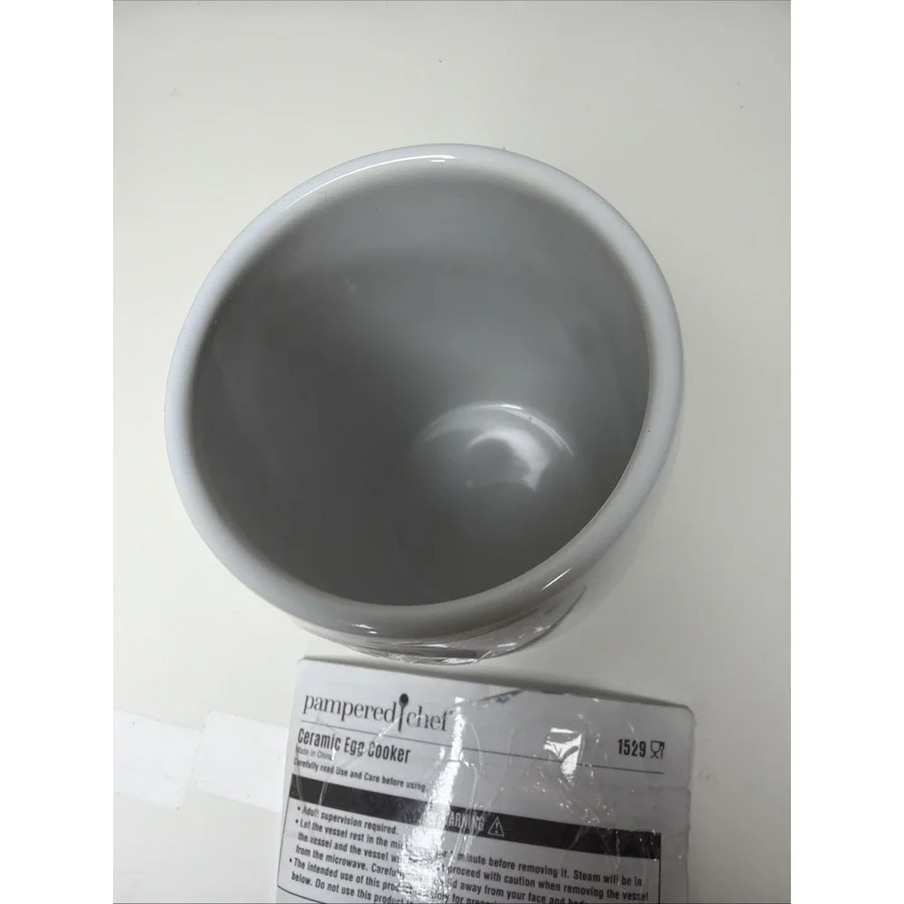 Pampered Chef Ceramic Egg Cooker Mug -‎ White No Sleeve With Lid